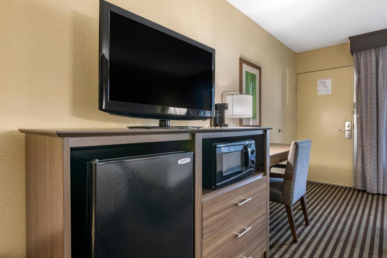 Best Western Downtown Стюарт Екстериор снимка