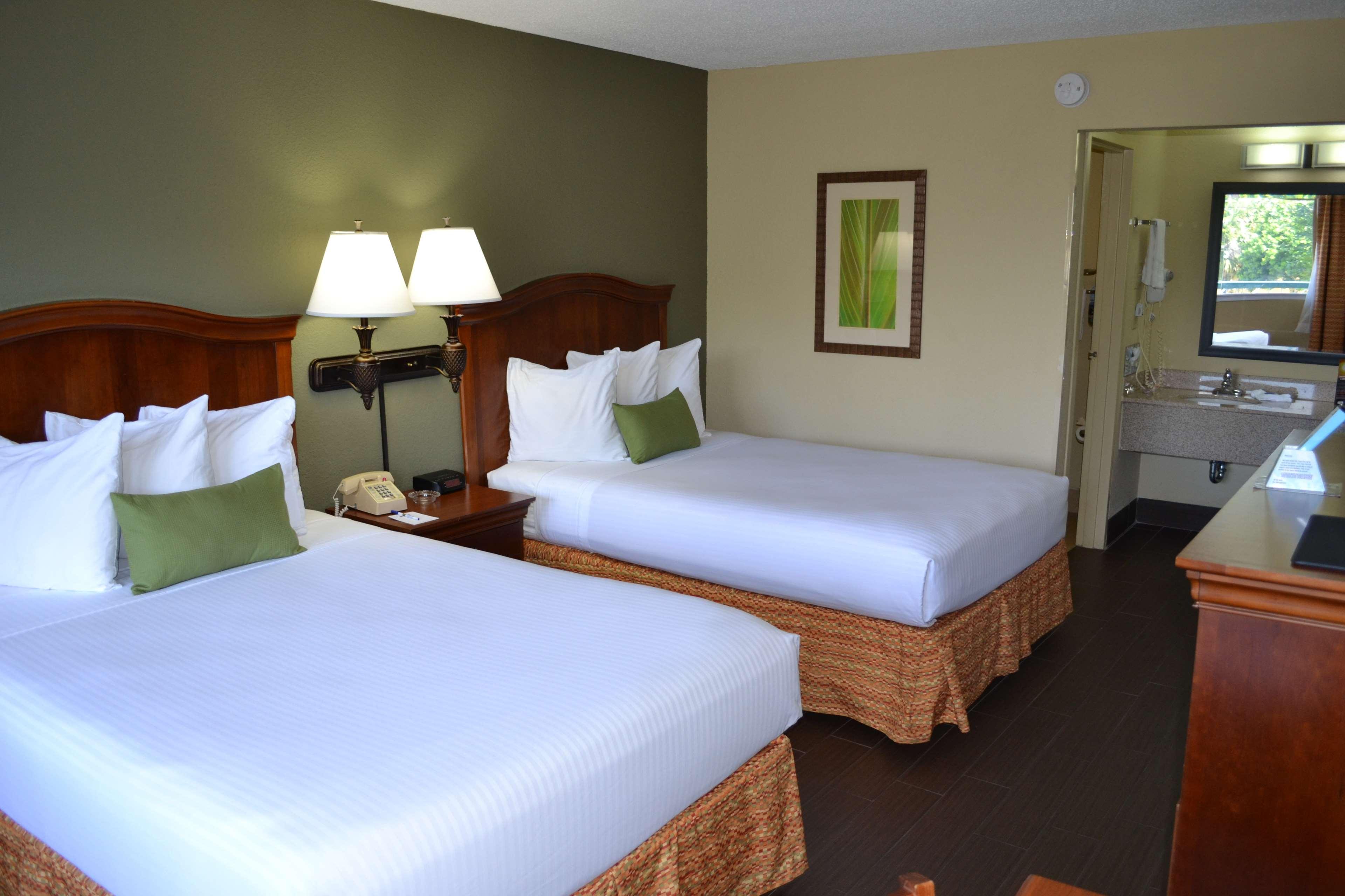 Best Western Downtown Стюарт Екстериор снимка