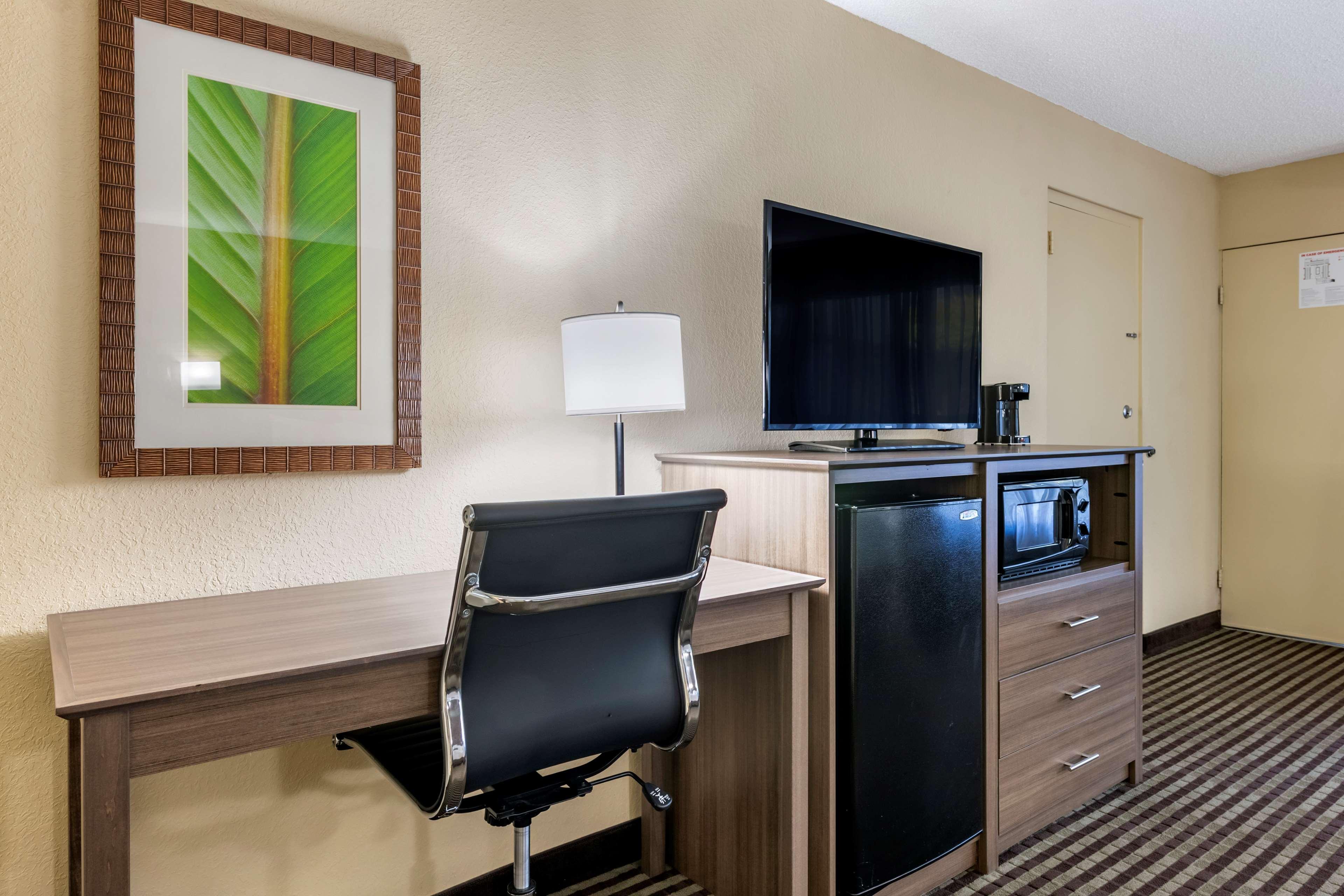 Best Western Downtown Стюарт Екстериор снимка