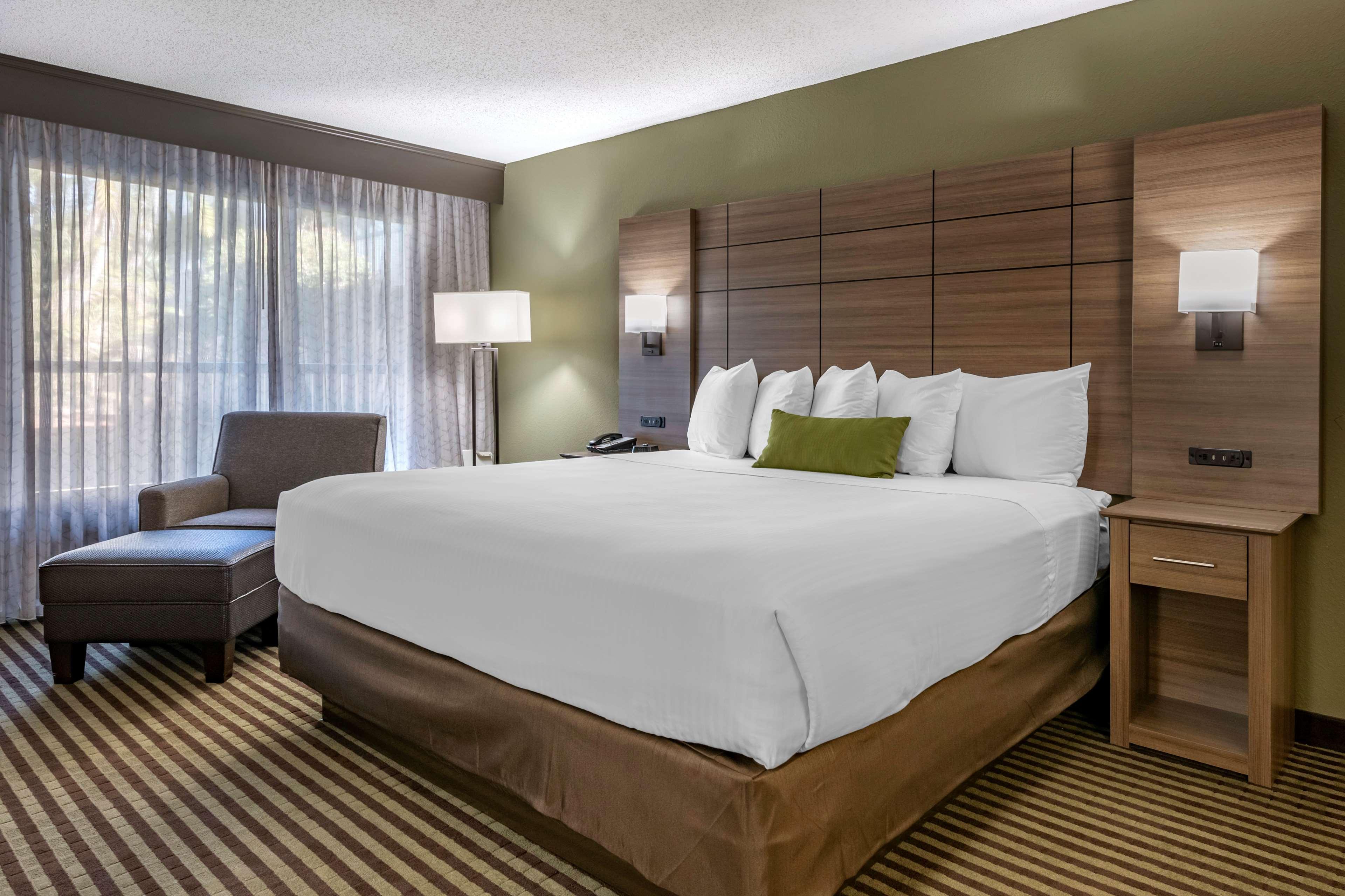 Best Western Downtown Стюарт Екстериор снимка
